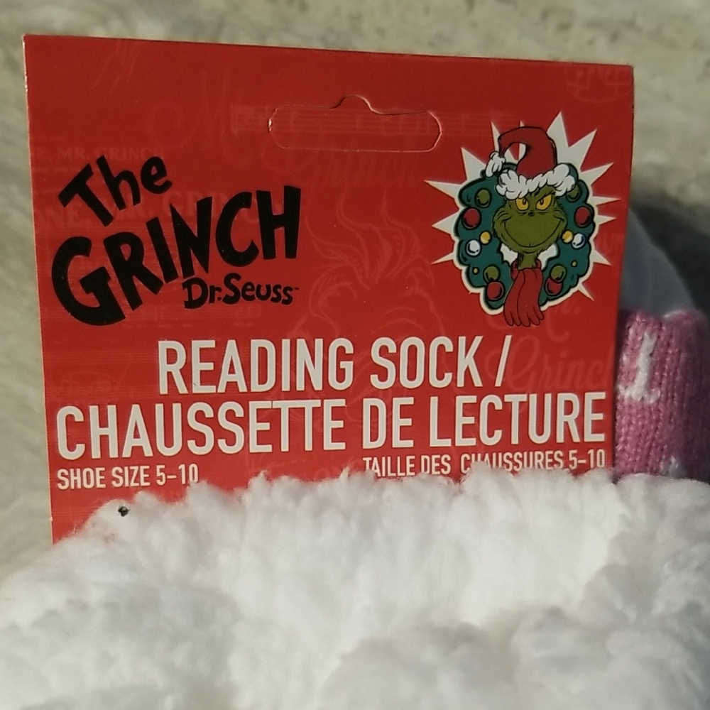 Dr. Seuss The Grinch Reading Socks Ladies